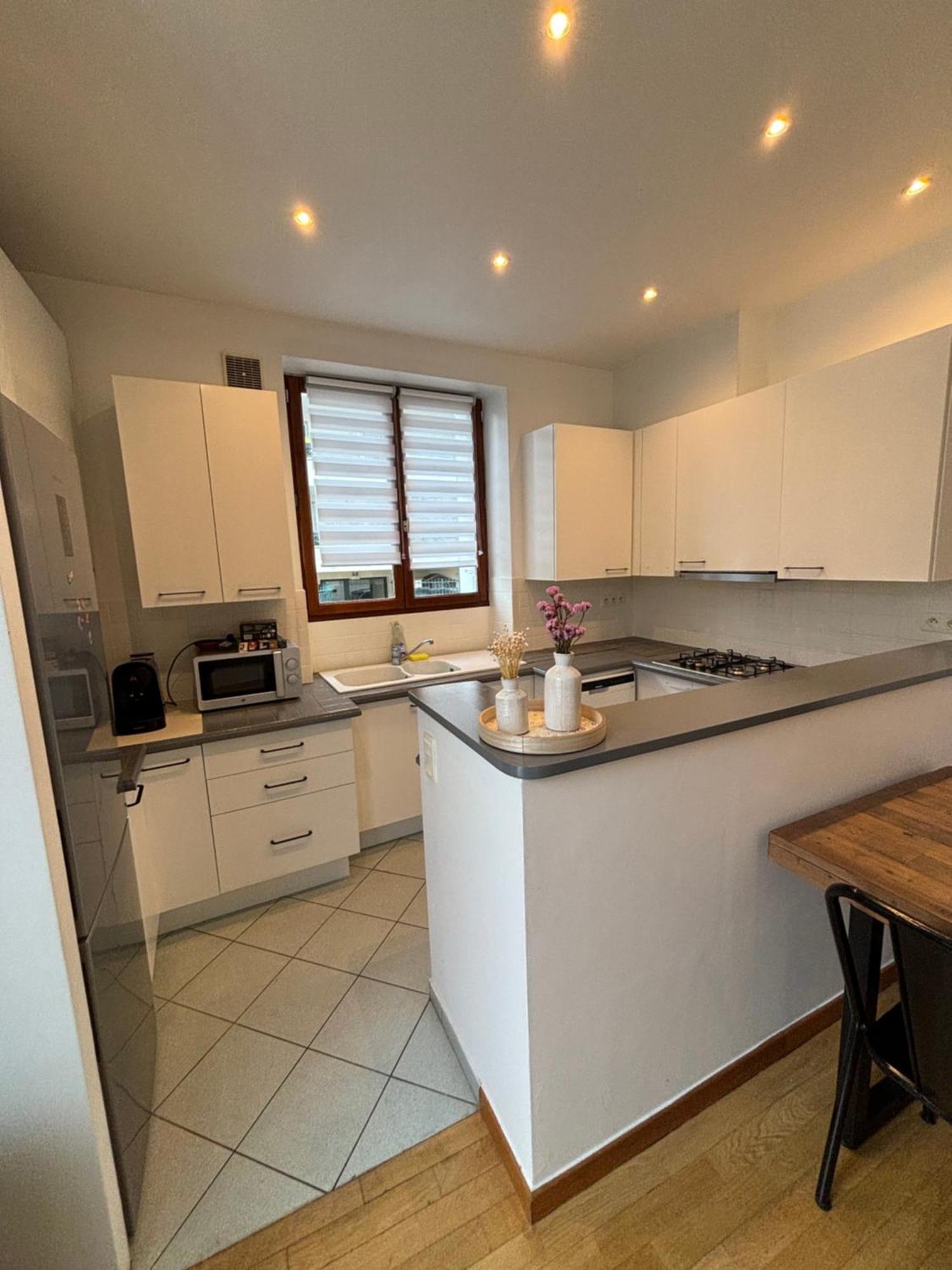 Appartement 2 Chambres Dans Une Belle Maison A Proximite De Paris Asnieres-sur-Seine Luaran gambar