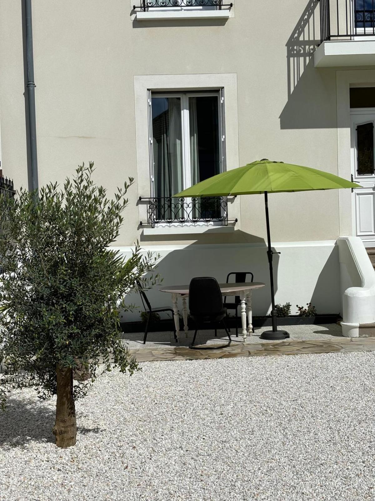 Appartement 2 Chambres Dans Une Belle Maison A Proximite De Paris Asnieres-sur-Seine Luaran gambar