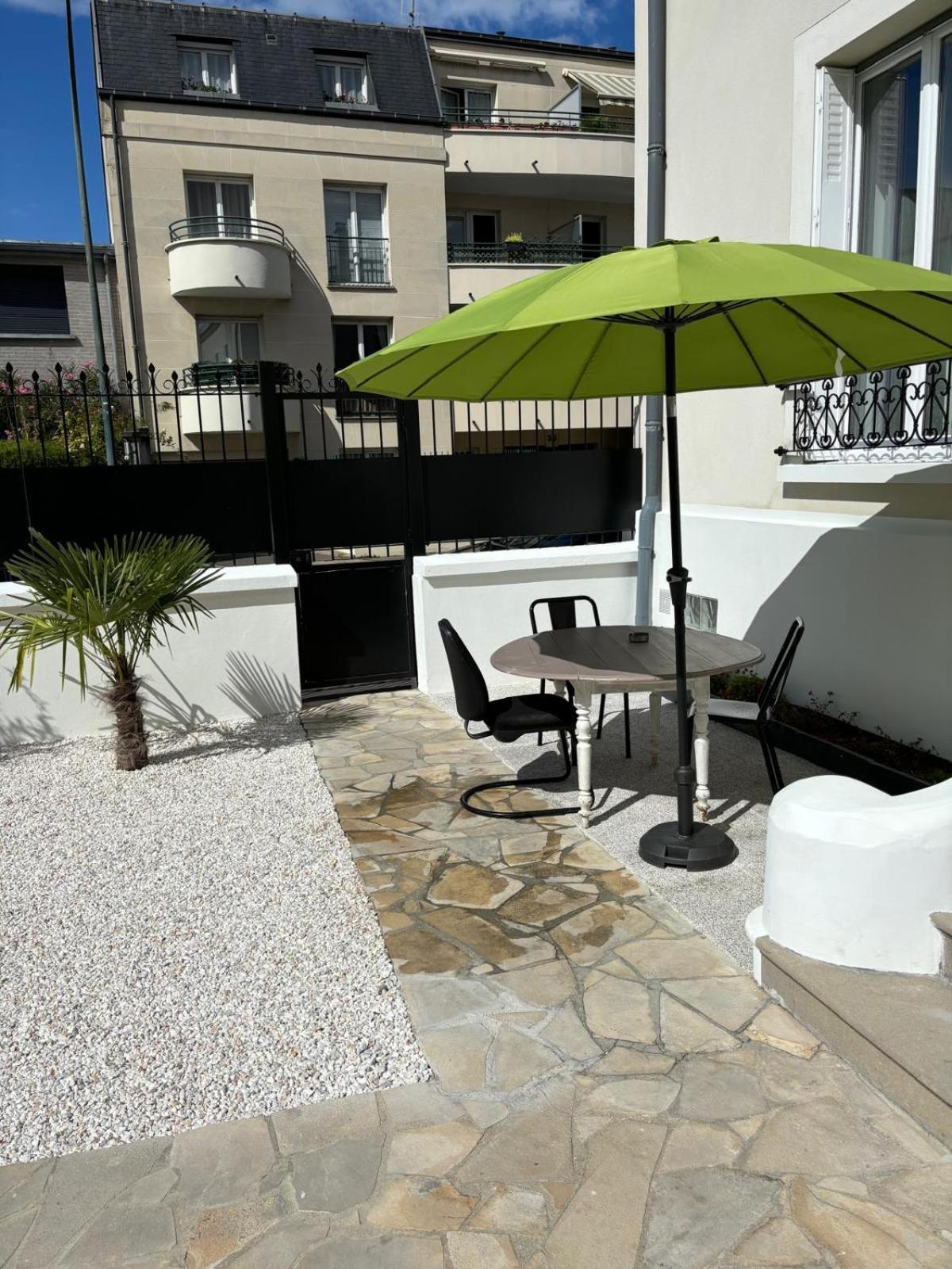 Appartement 2 Chambres Dans Une Belle Maison A Proximite De Paris Asnieres-sur-Seine Luaran gambar