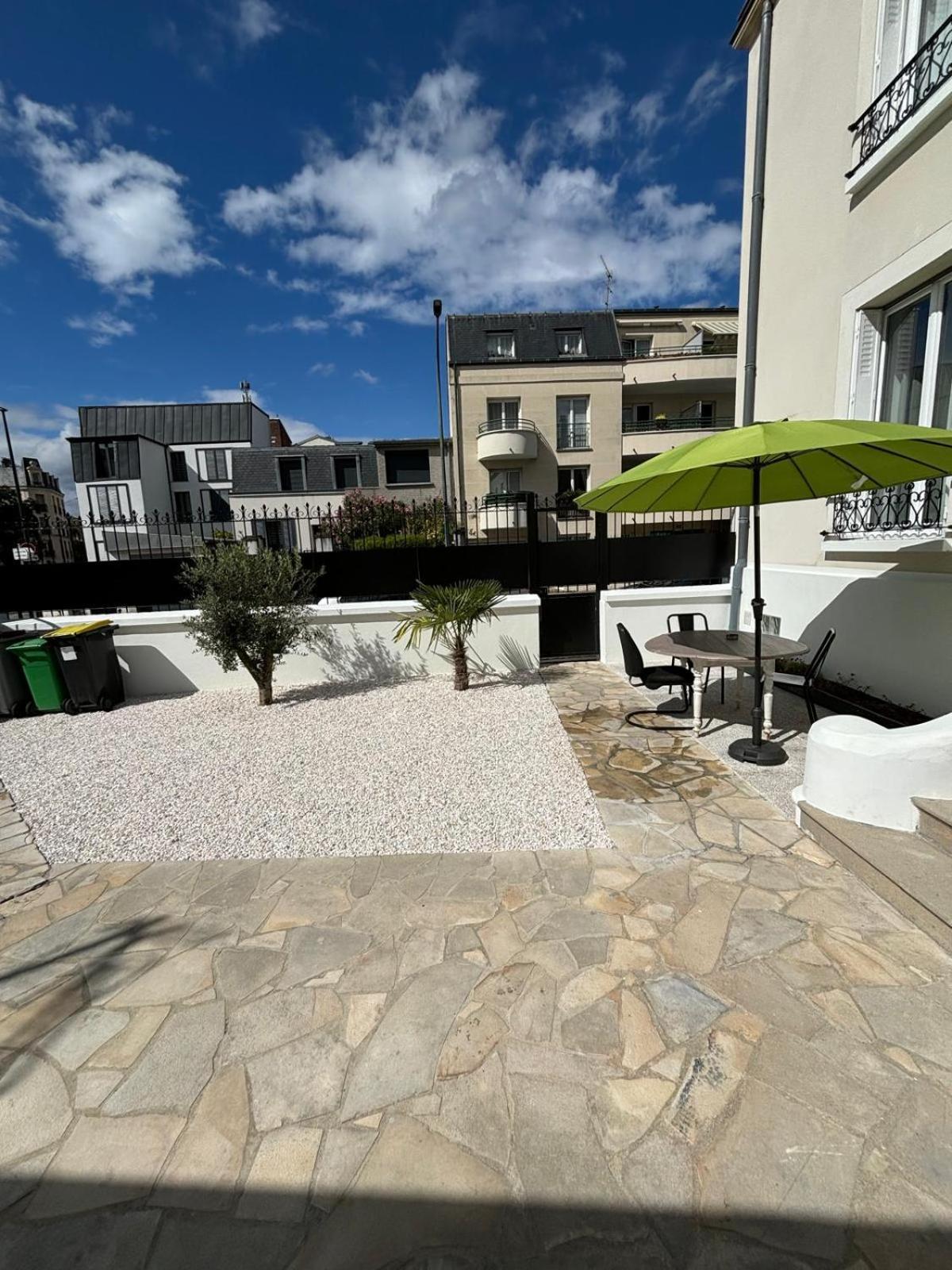 Appartement 2 Chambres Dans Une Belle Maison A Proximite De Paris Asnieres-sur-Seine Luaran gambar