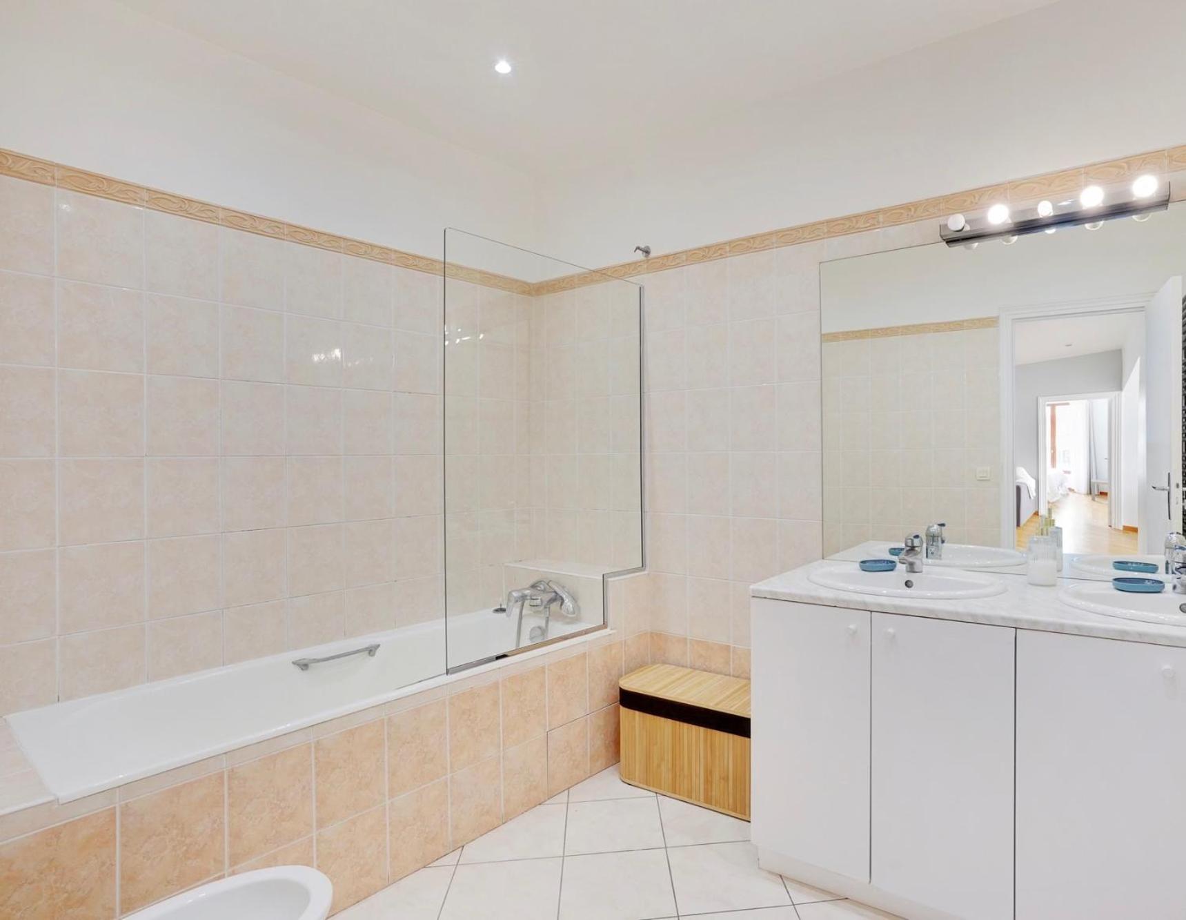 Appartement 2 Chambres Dans Une Belle Maison A Proximite De Paris Asnieres-sur-Seine Luaran gambar